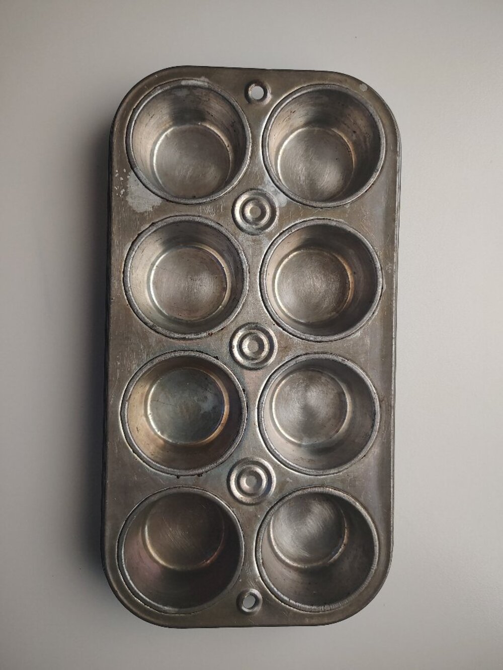 Vintage Circle Brand 8-Cup Mini Muffin Tin